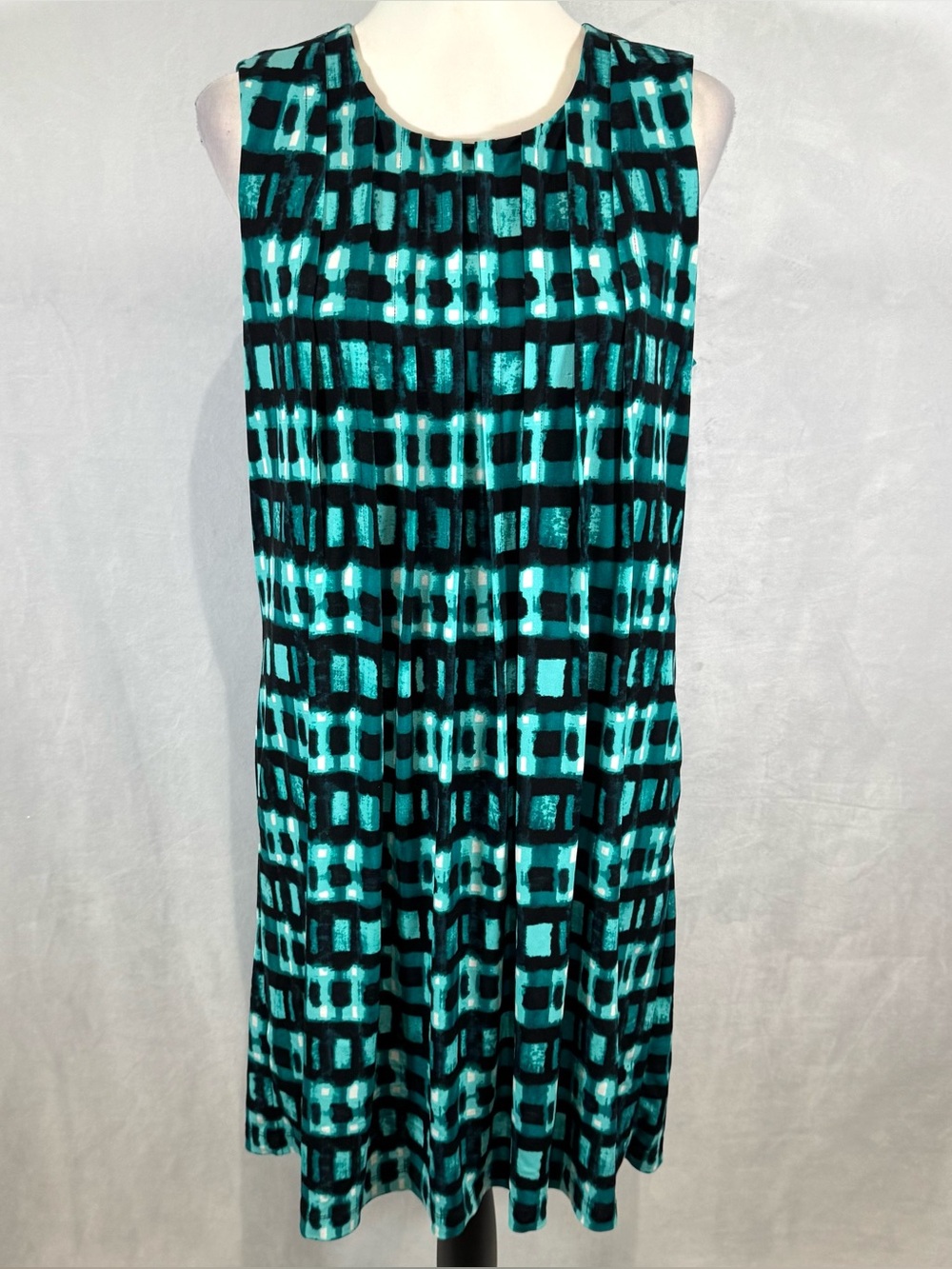 Calvin Klein black and green abstract print pleated shift dress size medium